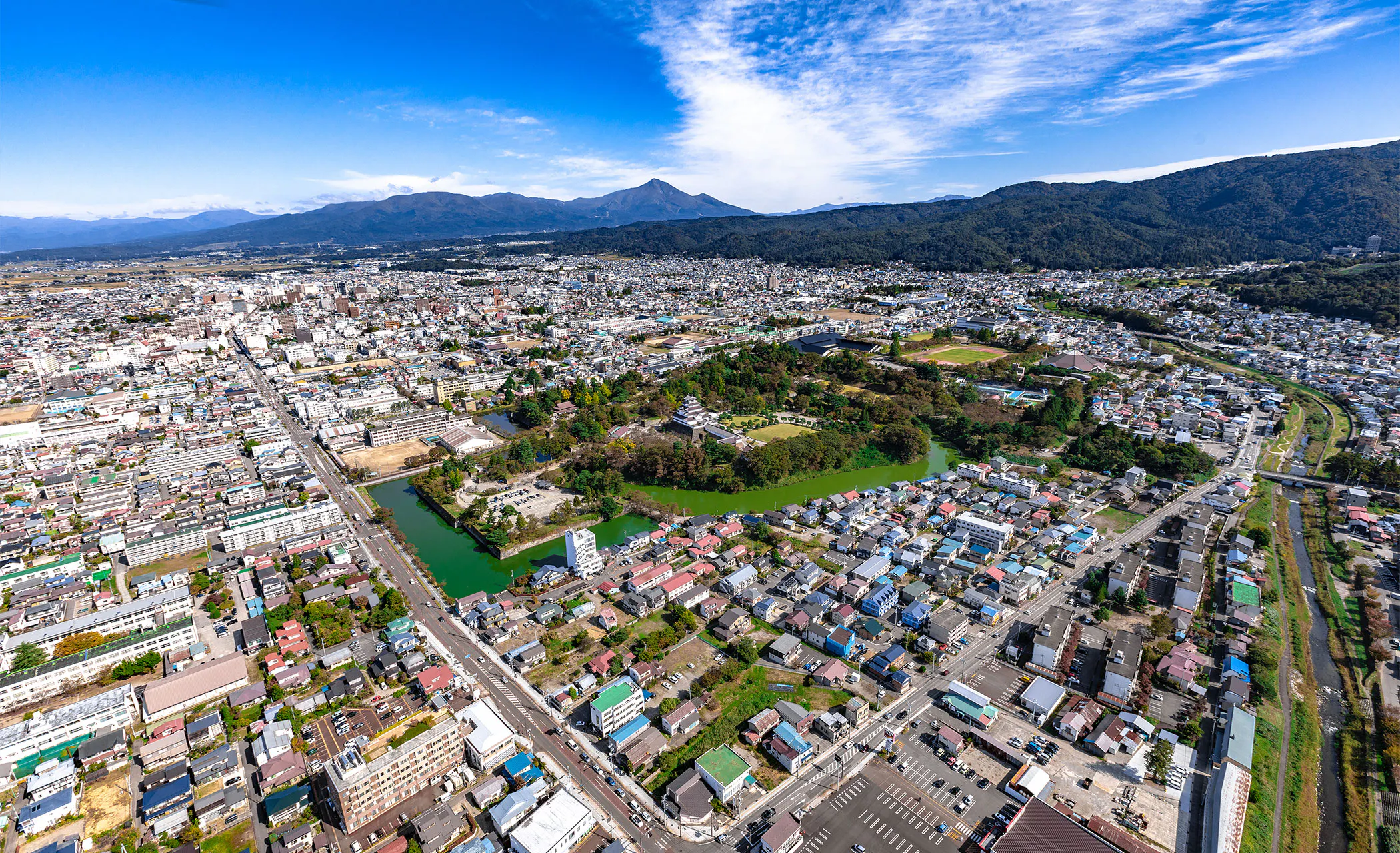 ヘリタクシーで行く会津若松エリア | AIROS Skyview