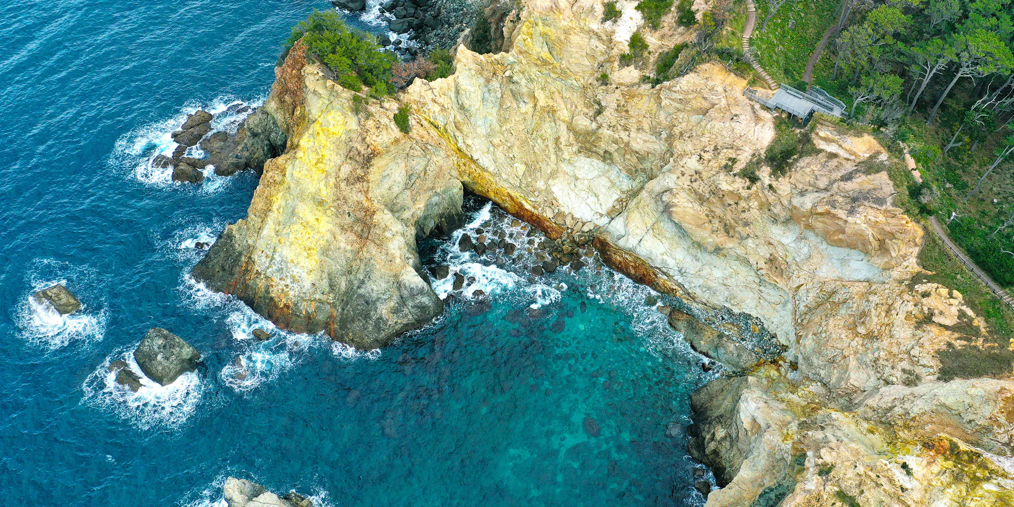 Cliffs and sea of Nishi-Izu