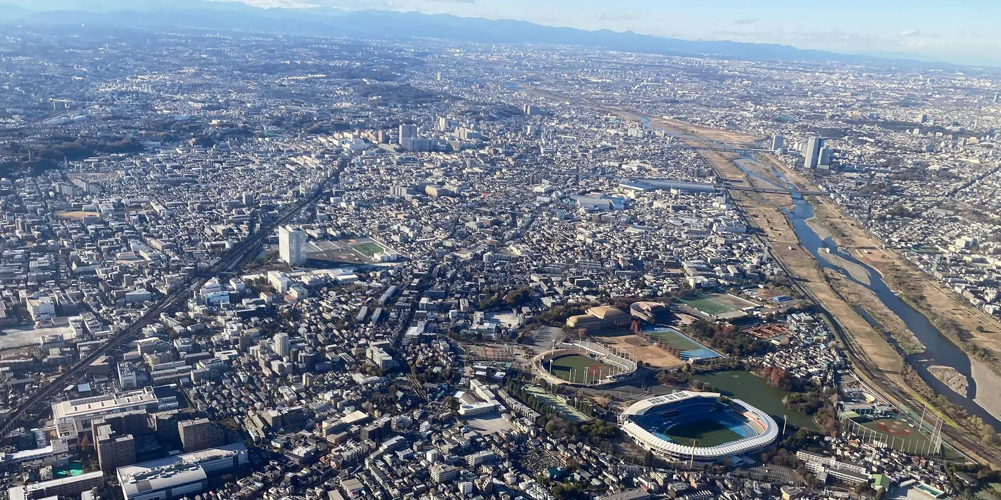 荒川上空的城市景观