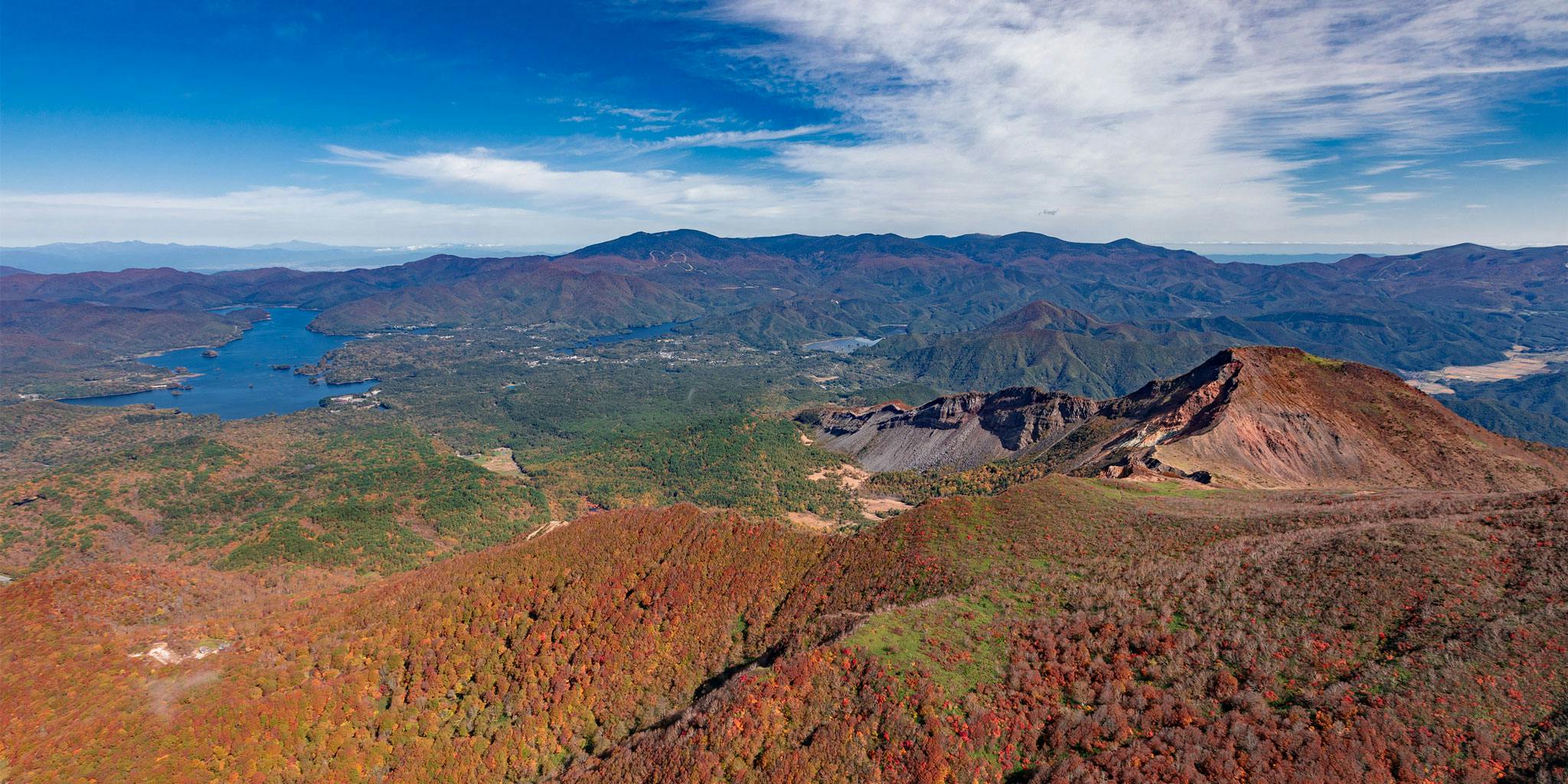 吾妻小富士、裏磐梯をヘリ遊覧 | AIROS Skyview