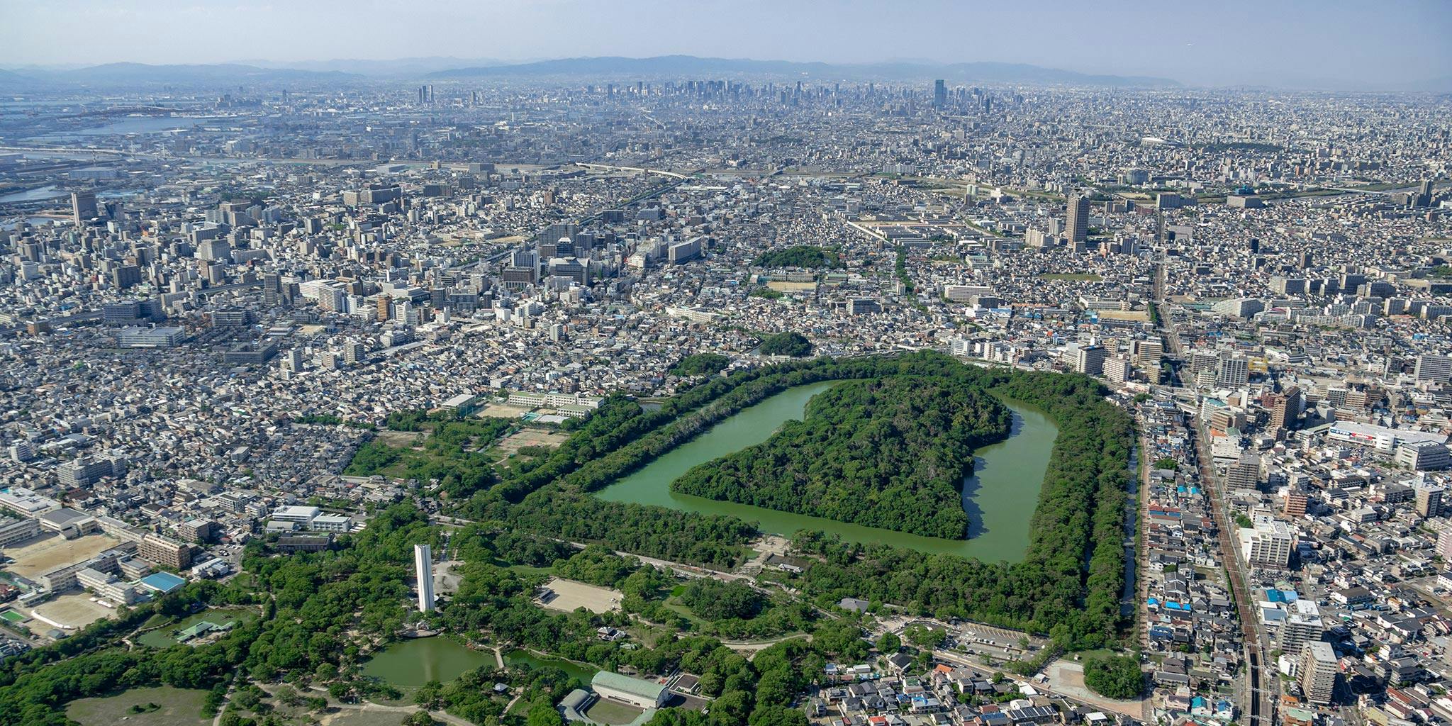 セスナで上空から見た仁徳天皇陵古墳