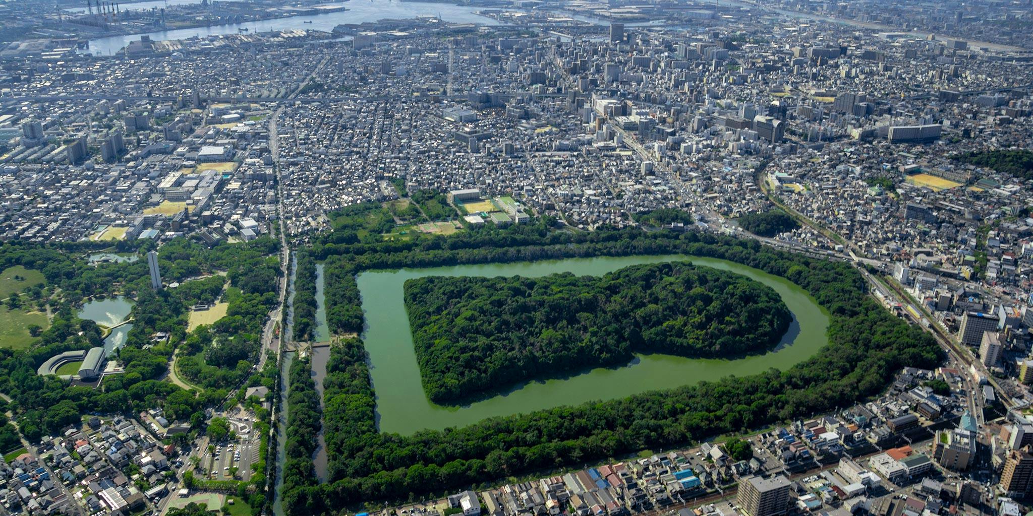 セスナで上空から見た仁徳天皇陵古墳