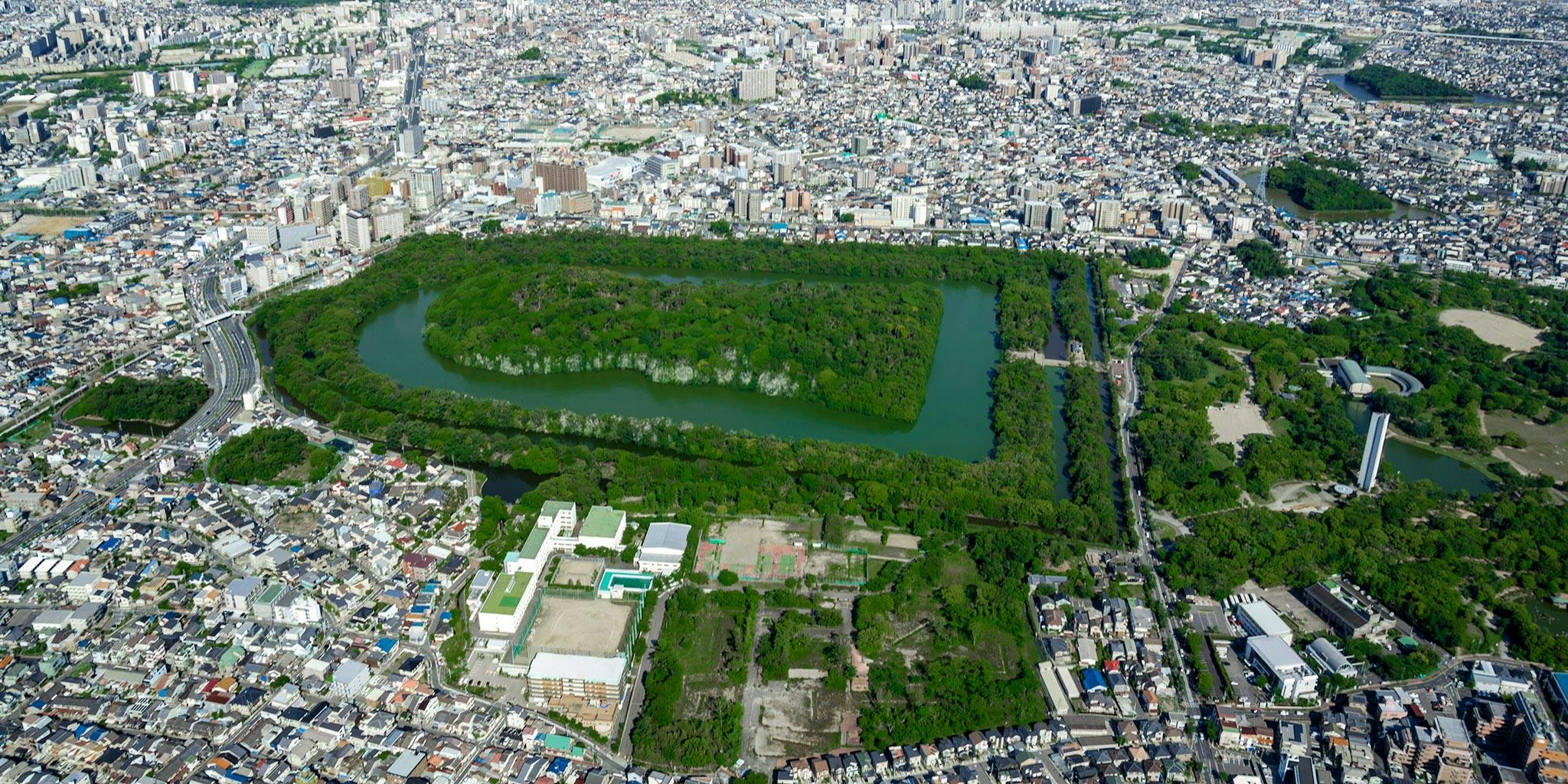 セスナで上空から見た仁徳天皇陵古墳