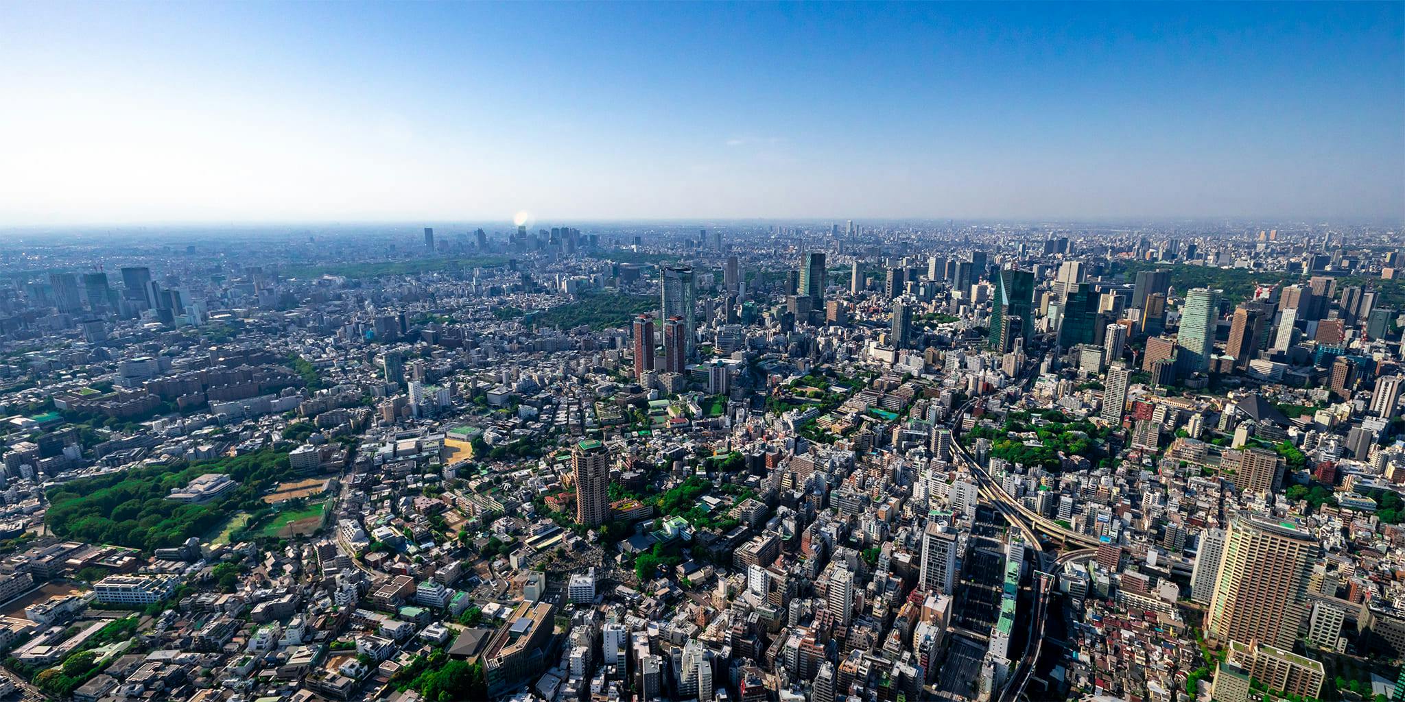 ヘリコプターで東京上空をフライトして見える六本木