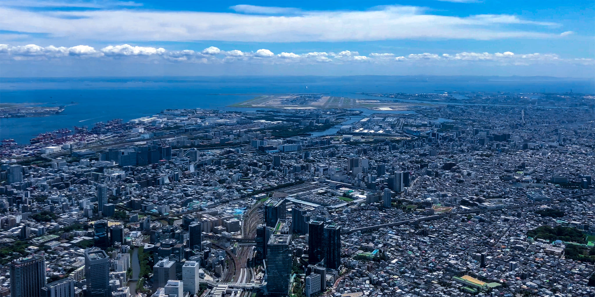 ヘリコプターで東京上空をフライトして見える羽田