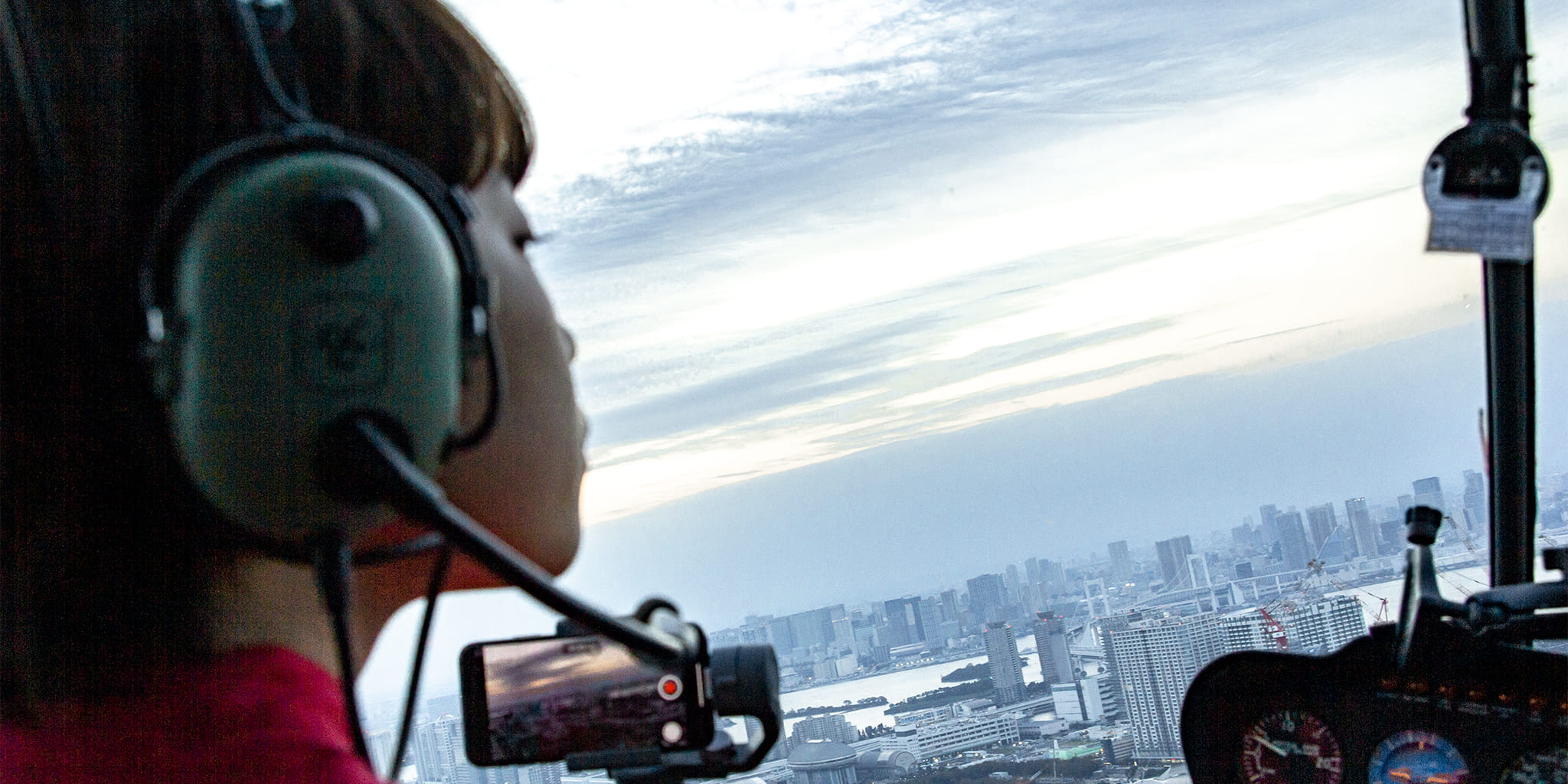 ヘリコプターで東京上空をフライトして見える有明