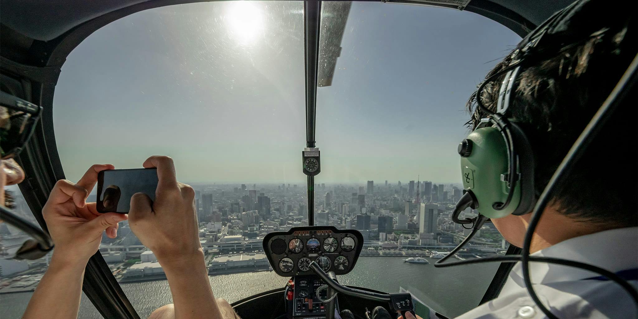 ヘリコプターで東京上空をフライトして見える芝浦